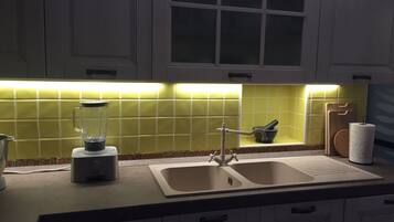 Frigorifero, forno, lavastoviglie, macchina per tè/caffè