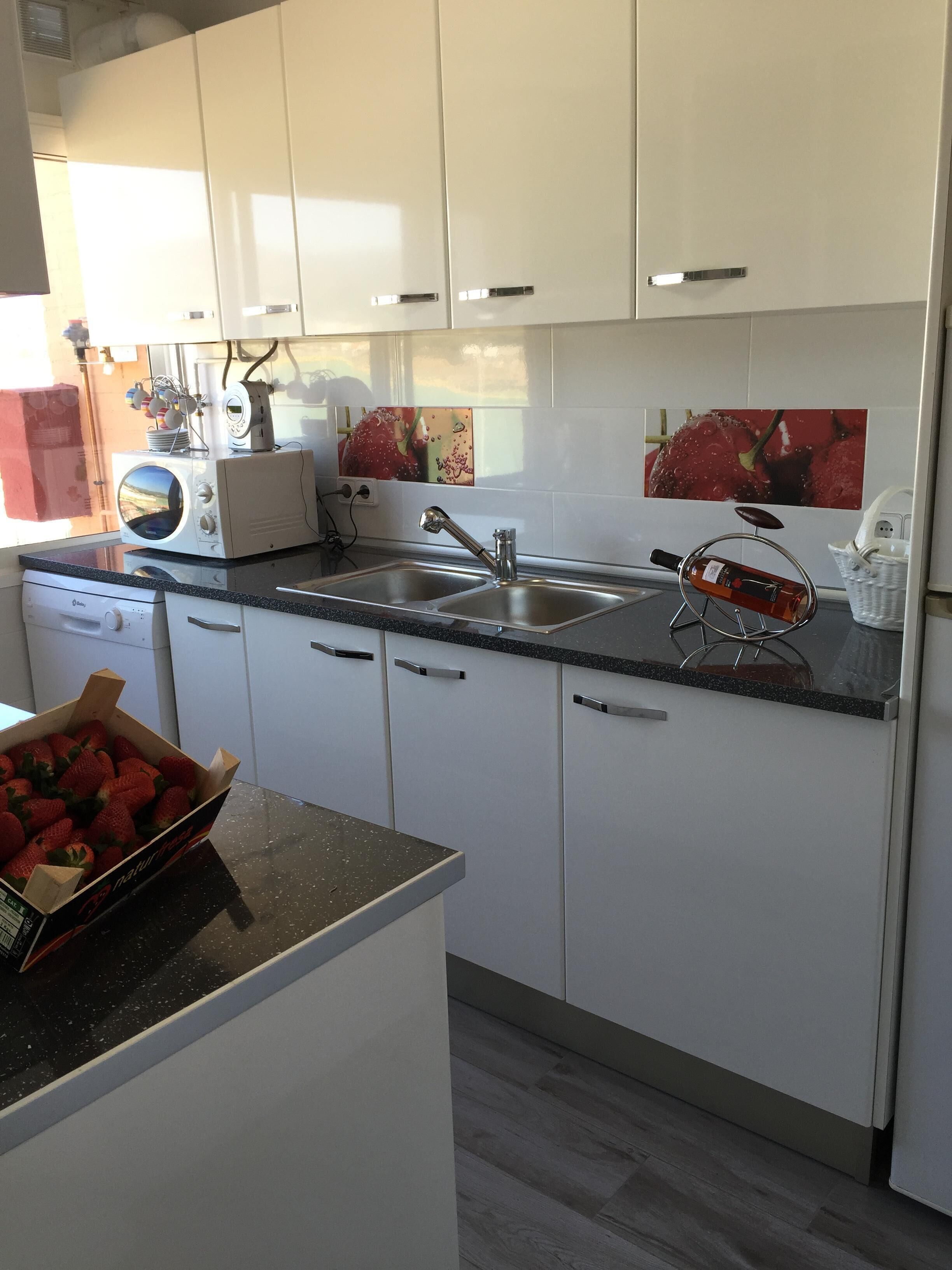 OASIS NEAR BARCELONA POOL BEACH TENNIS RELAX FAMILY APARTMENT