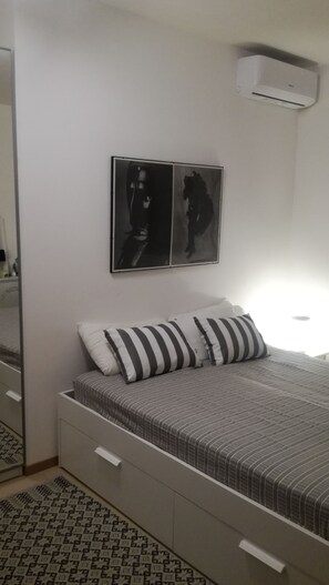 1 camera, ferro/asse da stiro, Wi-Fi, lenzuola