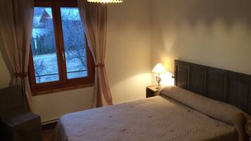 2 chambres, fer et planche Ă repasser, draps fournis