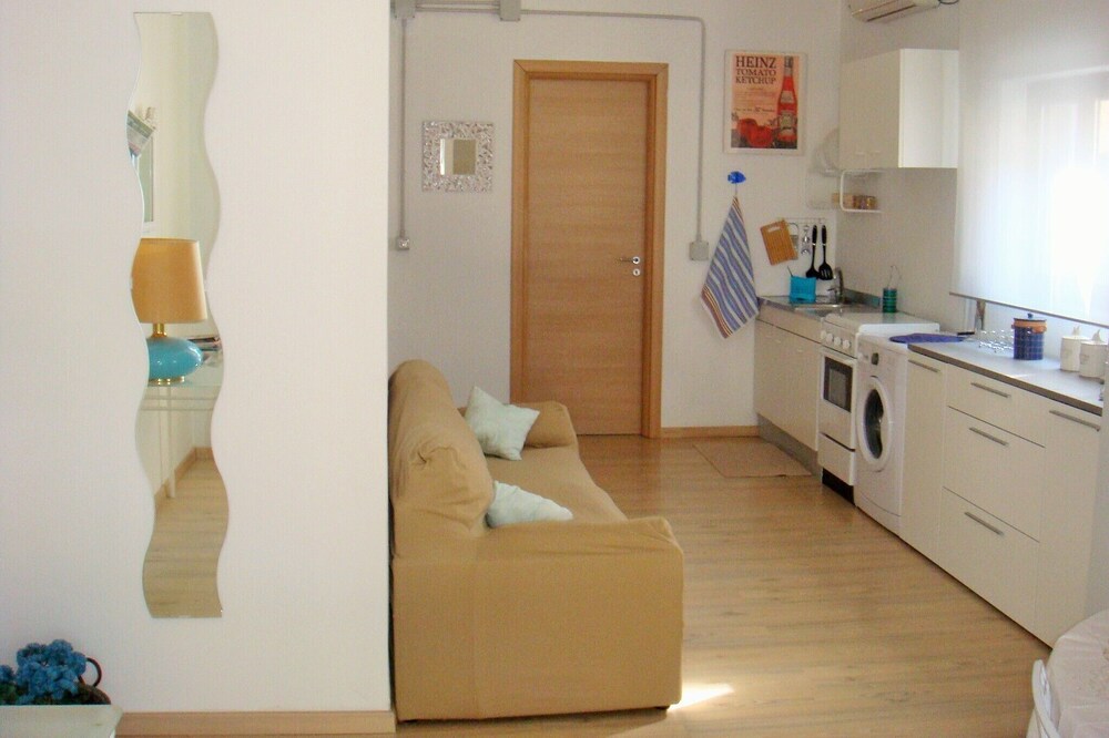 House Venice - Unit B. PISTICCI, a clay heart.