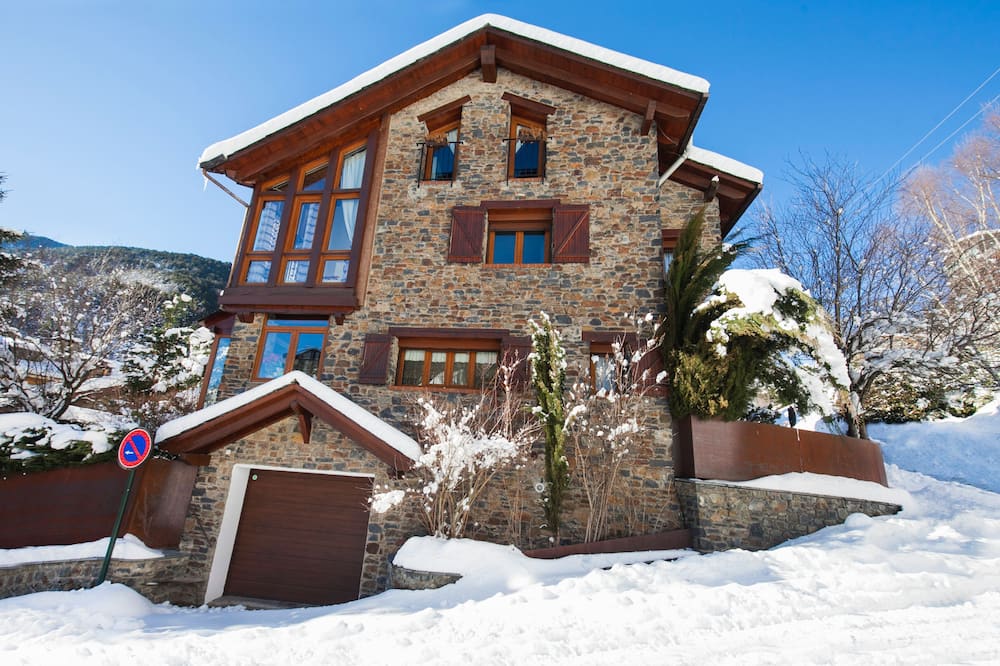 MAGNIFICENT CHALET-MOUNTAIN HOTEL<br><br>ESPECTACULAR CHALET-HOTEL MONTAÑA<br><br>