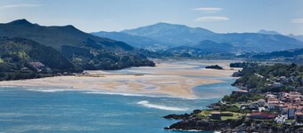 House with pool 8 minutes from the beach, free wifi