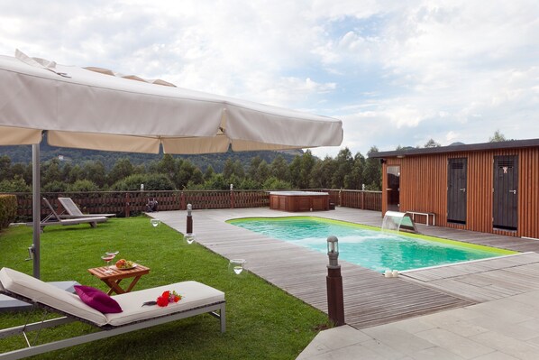 Outdoor pool, a heated pool