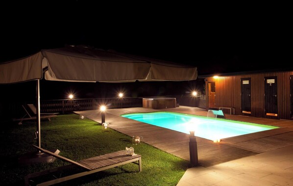 Outdoor pool, a heated pool