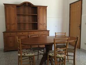 Dining - villa near nature reserve (San Pietro In Bevagna)