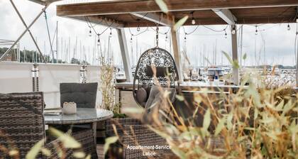 Hausboot Canoga im Laboer Yachthafen