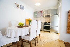 Dining - FLORAL apartment - Desired vacation !! *** Beautiful part of city called Diklo (Zadar)