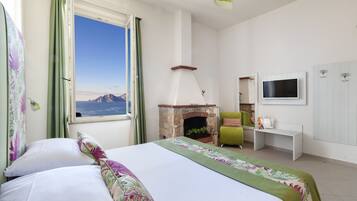 2 chambres, coffres-forts dans les chambres, bureau