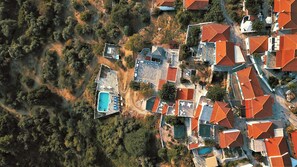 Exterior - ERIKA. Infinity panoramic pool. Privileged view of the Egean. Access to the sea. (Klima - Skopelos Island)