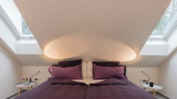 2 bedrooms, iron/ironing board, travel cot, WiFi