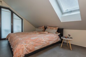2 makuuhuonetta, silitysrauta/-lauta, vauvan matkasänky, Wi-Fi