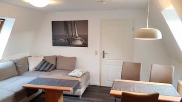 Fernseher, DVD-Player, Stereoanlage