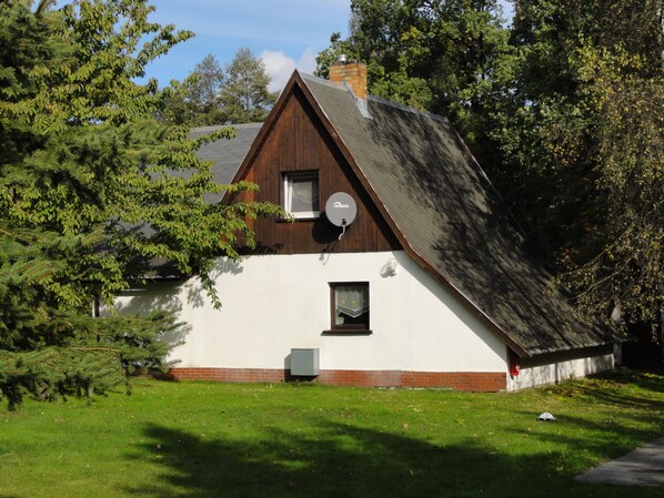 Exterior - "Ferienhaus Antje" directly on the river, Spreewaldhof Schupan in Burg (Spreewald) (Burg (Spreewald))