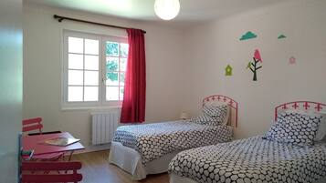 3 chambres, fer et planche Ă repasser, lit parapluie, Wi-Fi gratuit