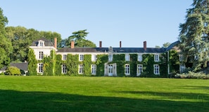 Exterior - Superb castle with pool (Beaumont-Pied-De-Bœuf)