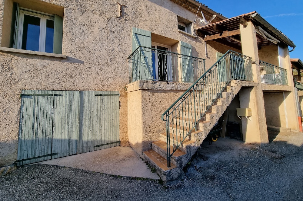 seasonal rental minimum 3 nights
