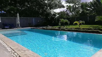 Piscine extérieure