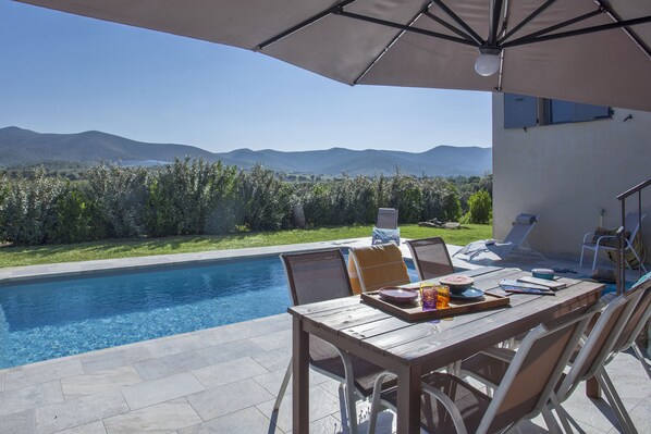 Outdoor pool, a heated pool