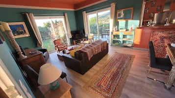 TV, DVD player, stereo