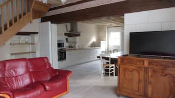 Smart-tv, een dvd-speler en boeken