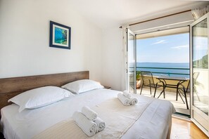 4 bedrooms, WiFi, bed sheets