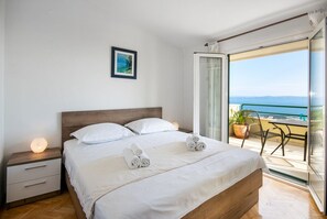 4 bedrooms, WiFi, bed sheets