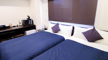 Decoración individual, escritorio, espacio para trabajar con un portátil