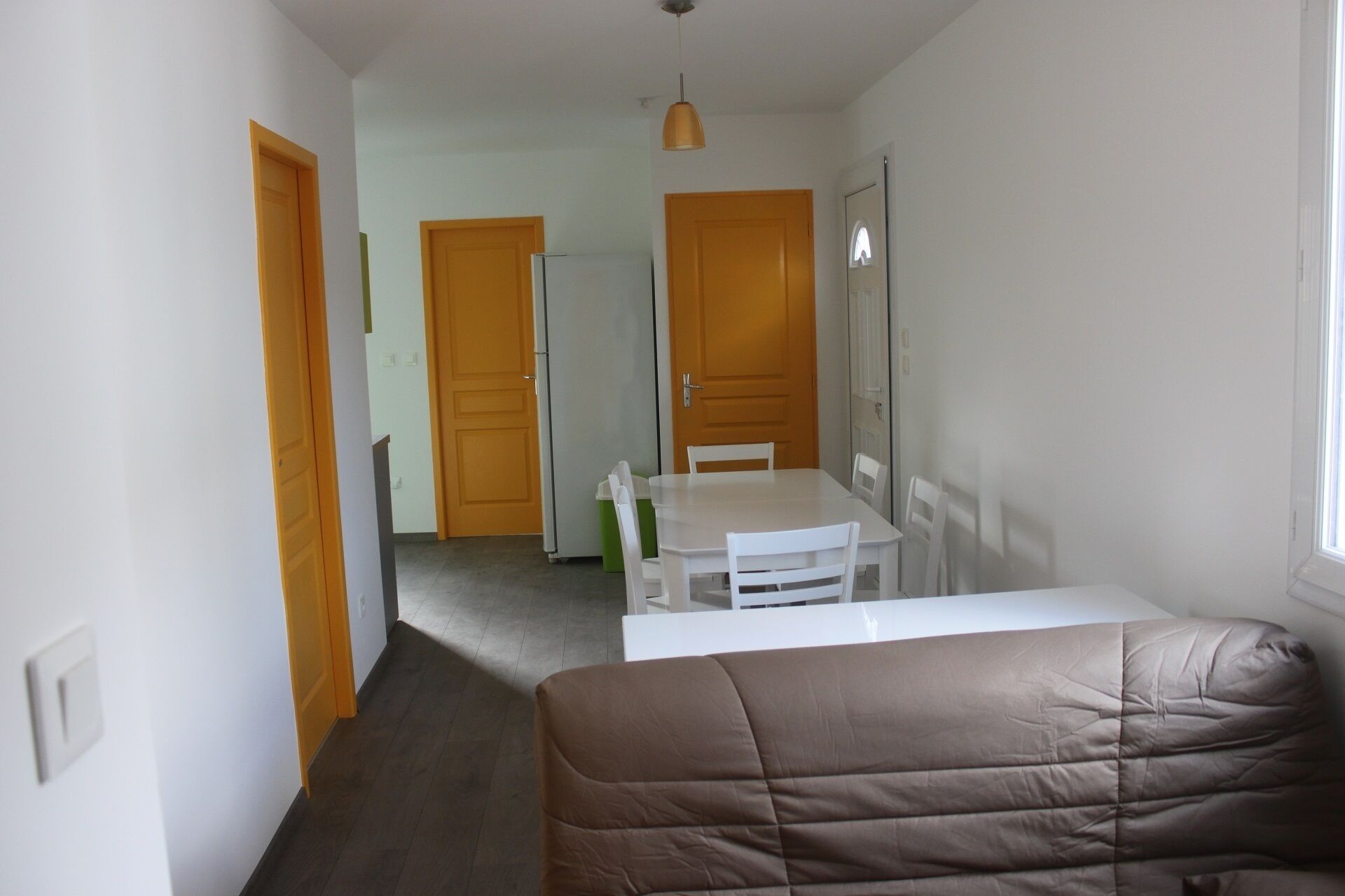 Le Mandarine cottage in sparkling colors