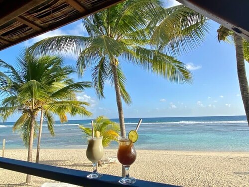 Villa vue mer panoramique - accès plage privée