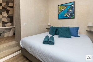 4 bedrooms, soundproofing, iron/ironing board, travel cot