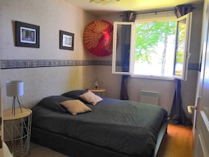 4 chambres, fer et planche à repasser, lit parapluie, Wi-Fi gratuit