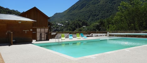 Outdoor pool, a heated pool