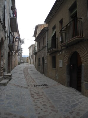 Exterior - Maissonette with light, great room layout, ideal for remote working GLASFASER (Torroja del Priorat)