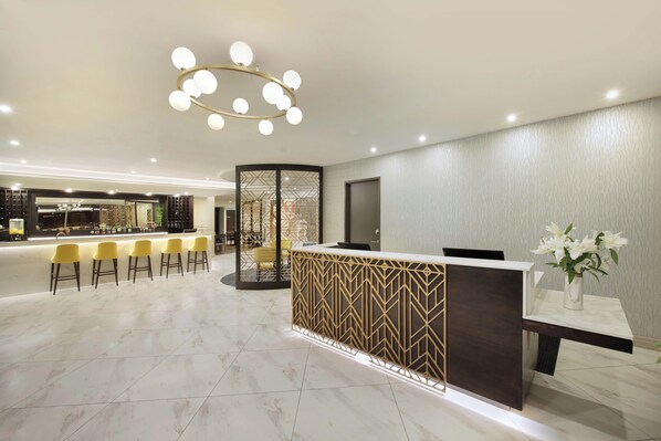 Bar (trong khuôn viên)
