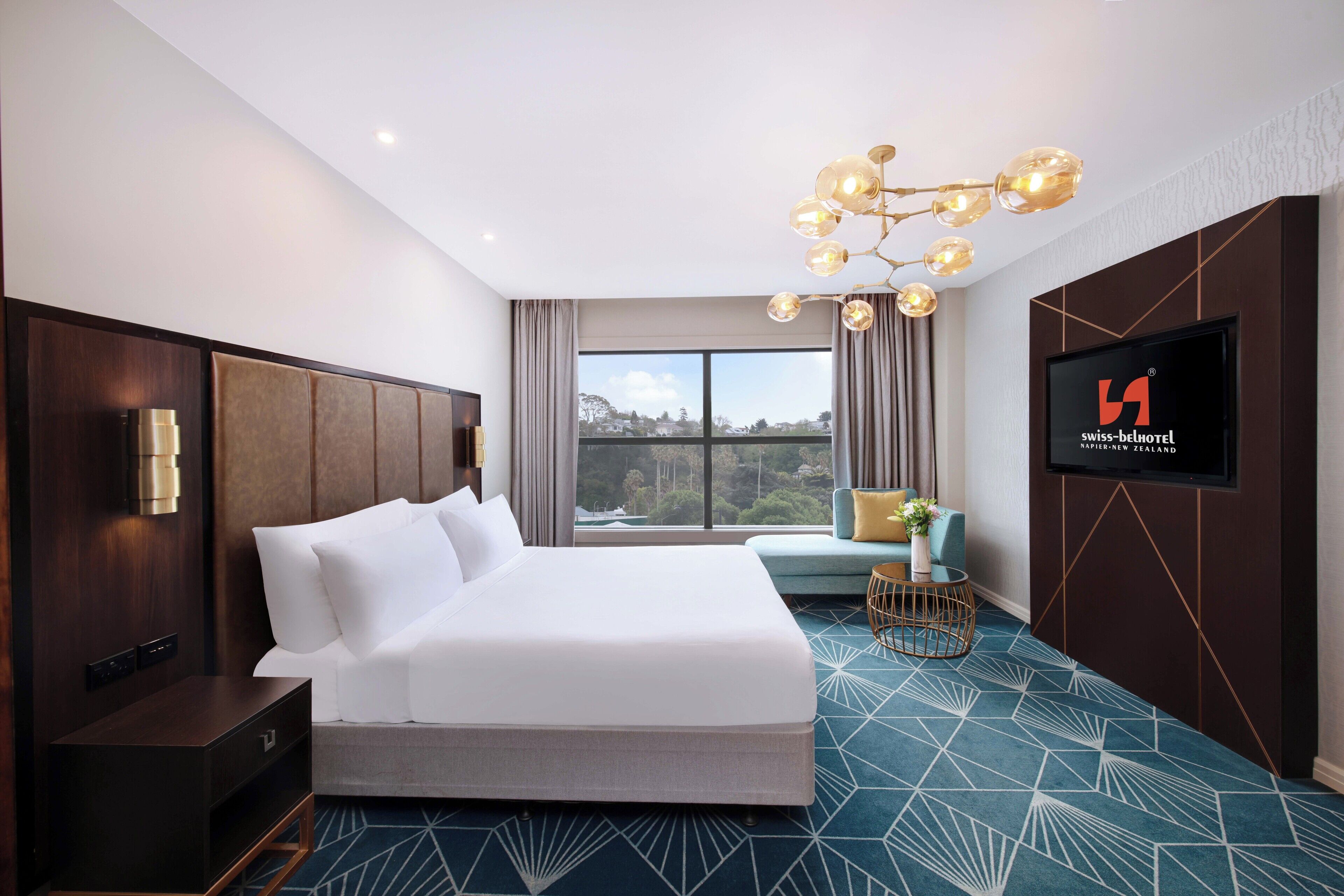 Premium bedding, in-room safe, laptop workspace, blackout curtains