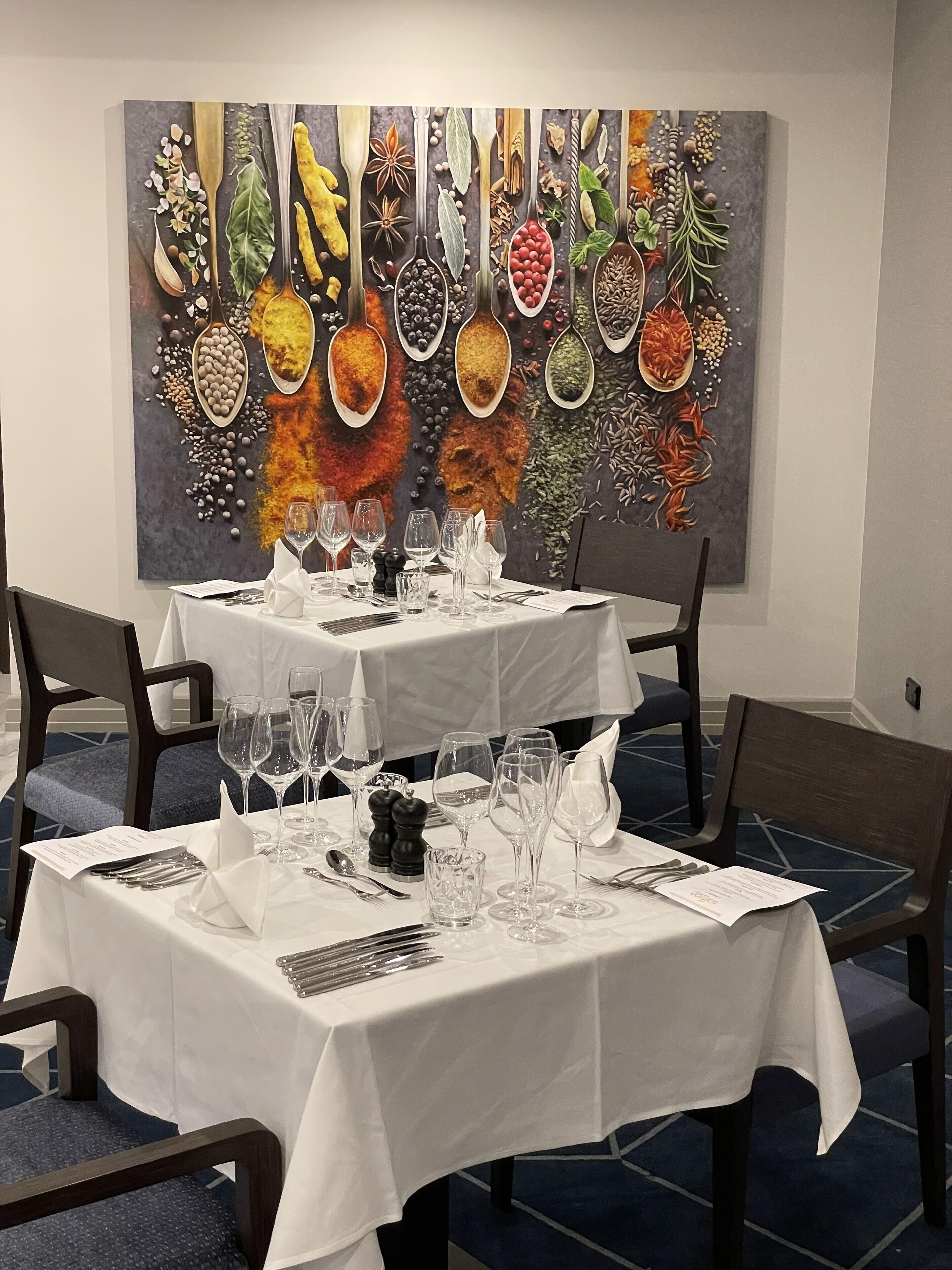 Se sirven desayunos y cocina local 