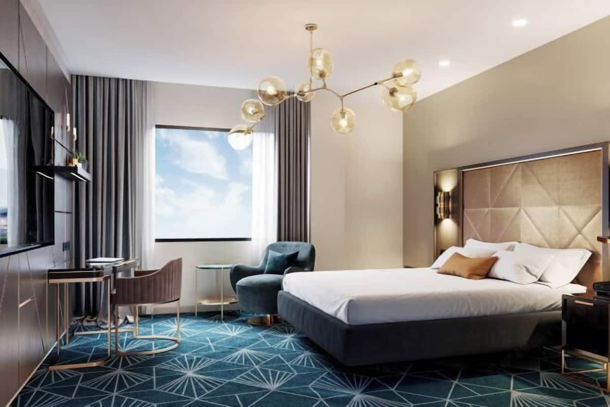 1 bedroom, premium bedding, in-room safe, laptop workspace
