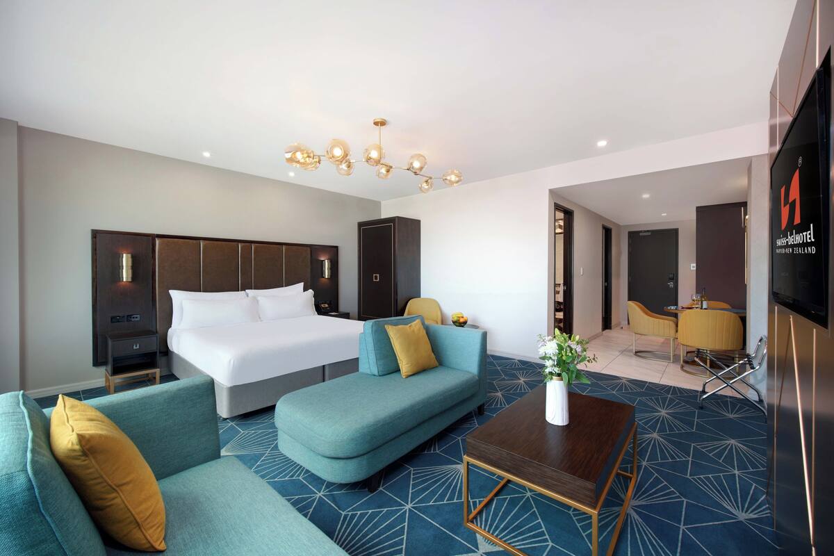 Deluxe Premium Studio | Premium bedding, in-room safe, laptop workspace, blackout curtains