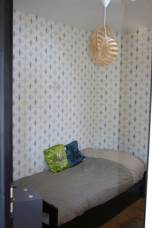 2 Schlafzimmer, schallisolierte Zimmer, Bügeleisen/Bügelbrett
