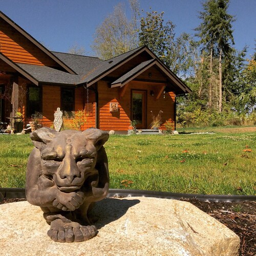 Spectacular View! 75% Discount (mo) 55% Discount (wk)