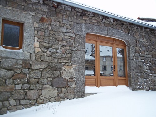 GITE 3 EPIS en bordure de forêts, au pays de la Bête du Gévaudan,grands espaces
