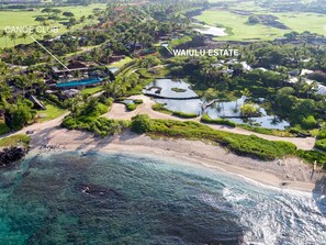 Beach nearby, sun-loungers, beach towels