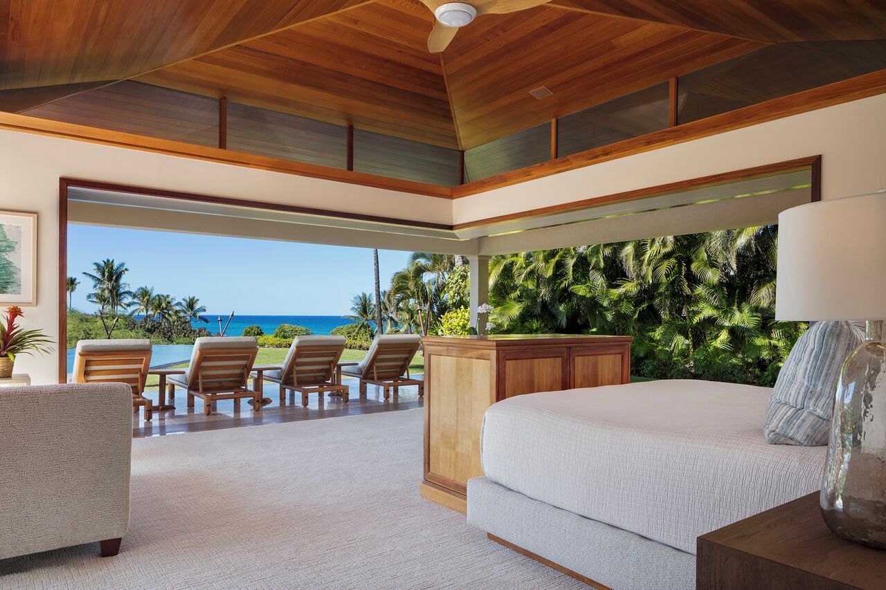 4 室のベッドルーム、セーフティボックス (室内)、デスク、アイロン / アイロン台