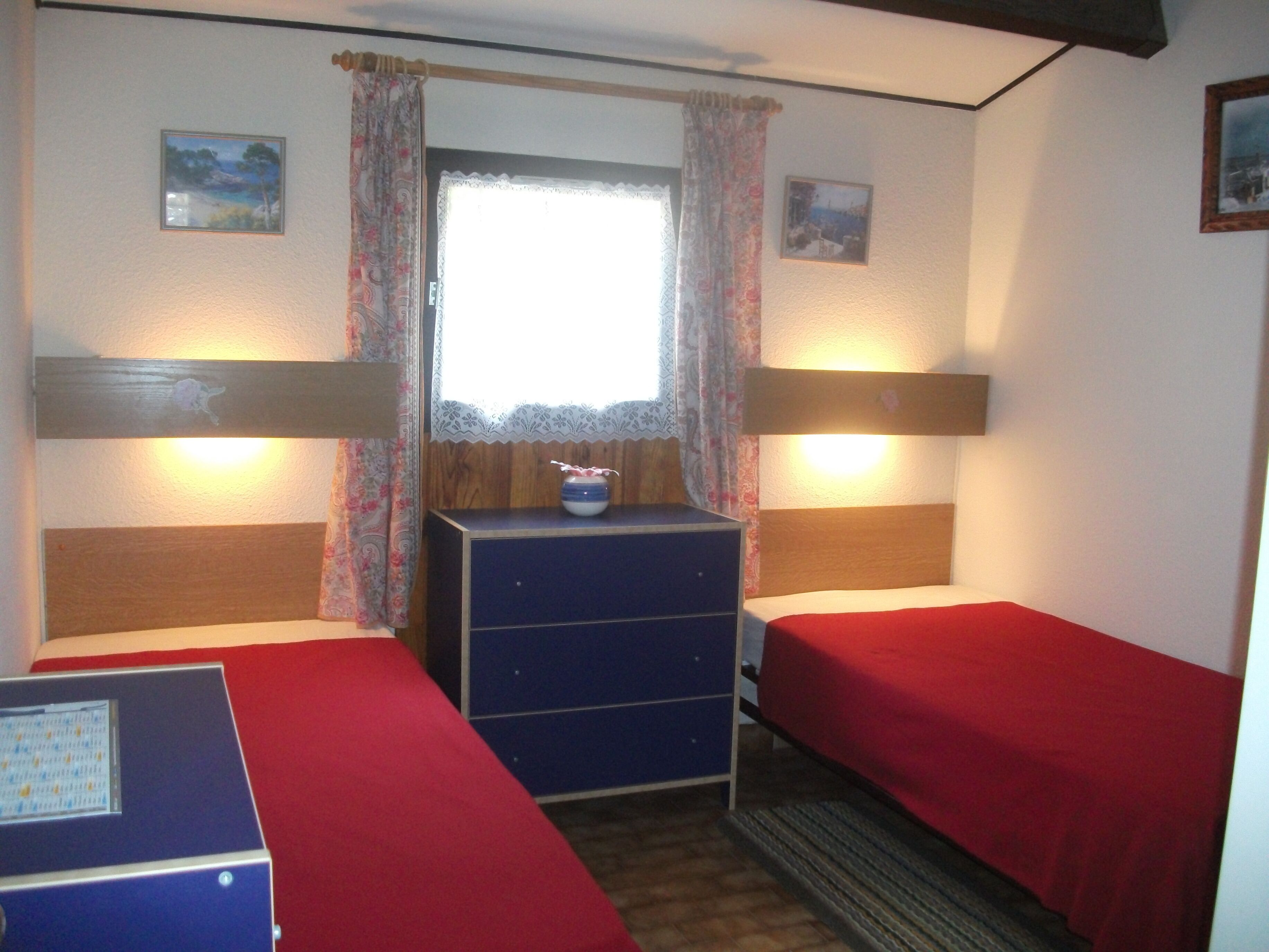 2 bedrooms, iron/ironing board, travel crib, free WiFi
