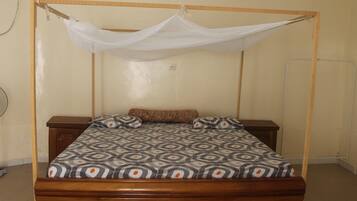 5 Schlafzimmer, Bügeleisen/Bügelbrett, kostenloses WLAN, Bettwäsche