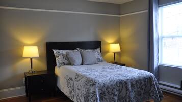 2 bedrooms, iron/ironing board, bed sheets