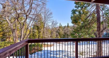 Studio A109 on sisustettu yhdellä queen-size-tavallisella sängyllä, queen-size-vuodesohvalla ja yhdellä ...