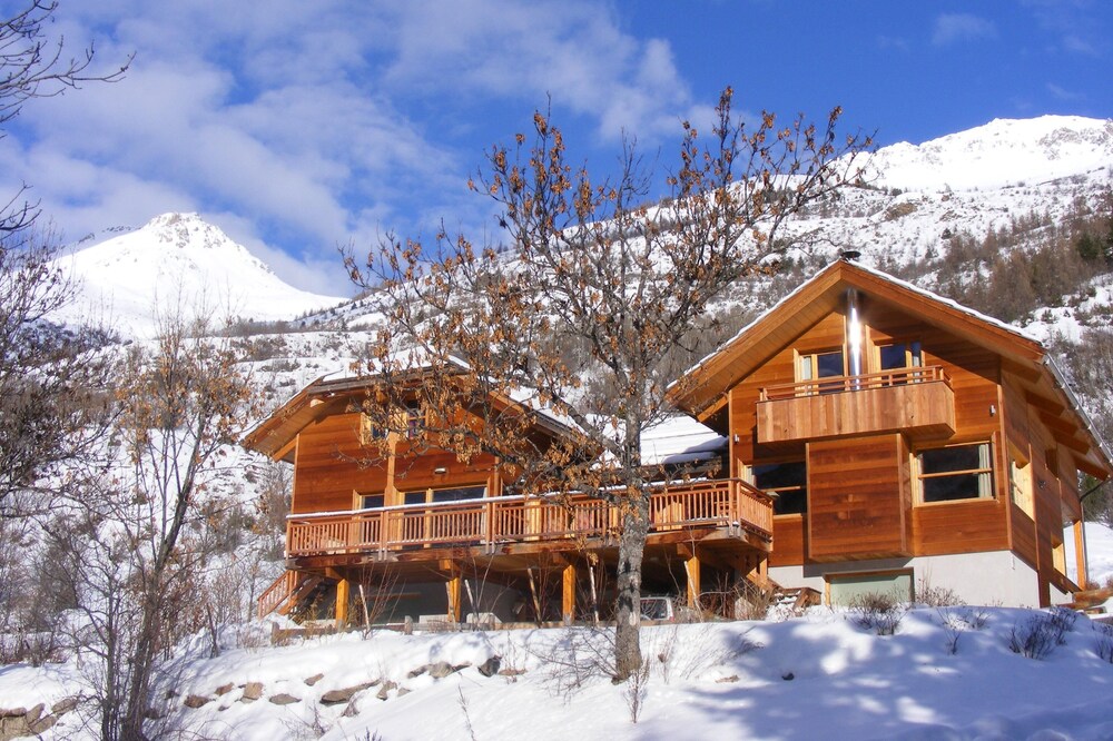 Chalet Serre Chevalier - 18 beds - 400m2