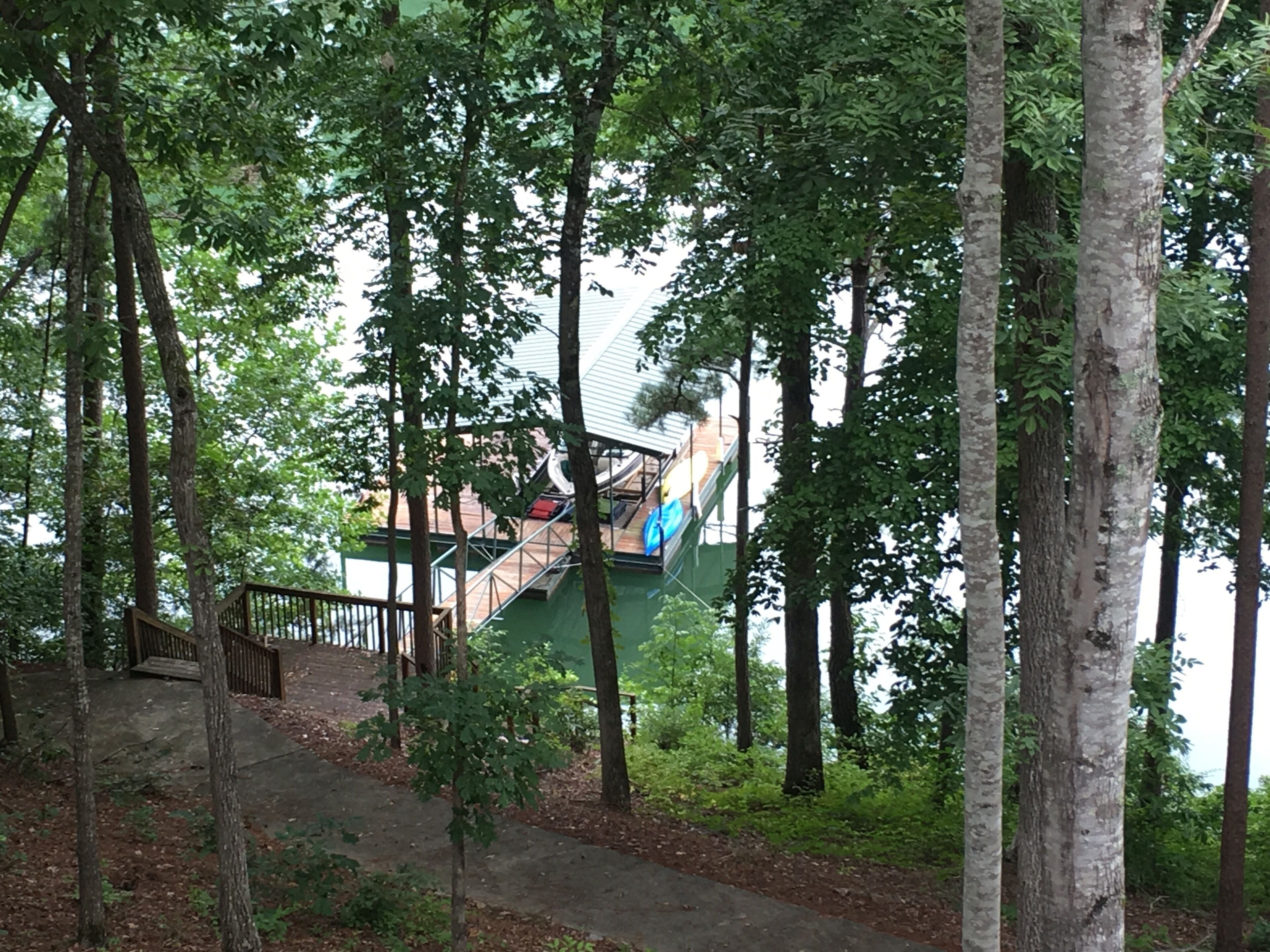 Lake Keowee Lake Front- 90 day min